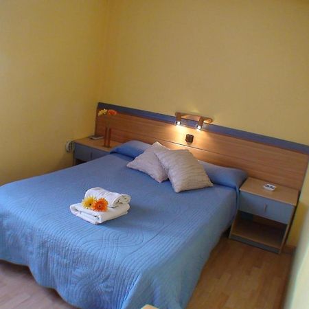 סרגוסה Hostal El Carmen מראה חיצוני תמונה