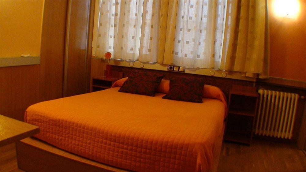 סרגוסה Hostal El Carmen מראה חיצוני תמונה