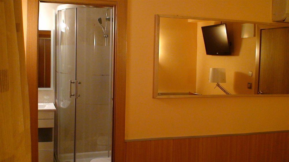 סרגוסה Hostal El Carmen מראה חיצוני תמונה