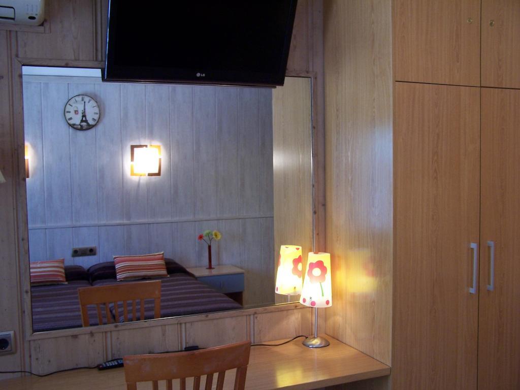 סרגוסה Hostal El Carmen מראה חיצוני תמונה