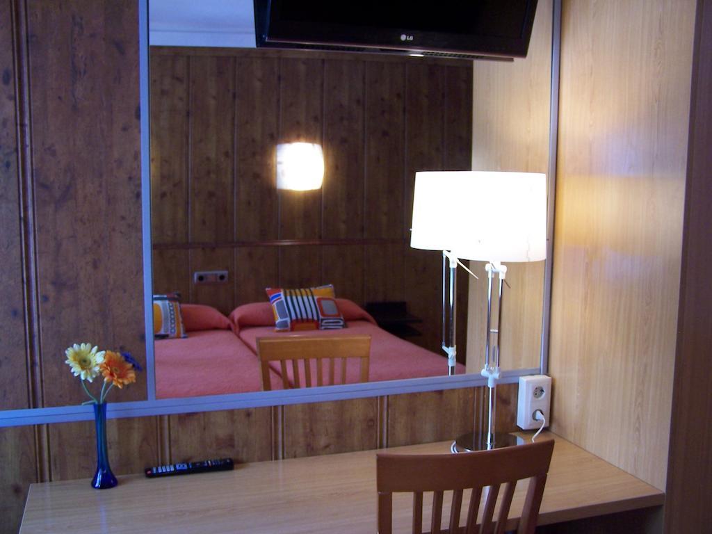 סרגוסה Hostal El Carmen מראה חיצוני תמונה